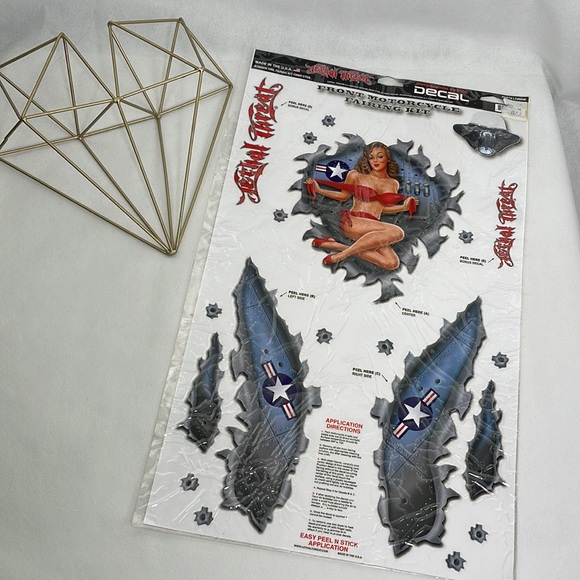 Front Motorcycle Fairing Kit Bomber Girl Fairing Kit Decal Large Decal Kit NWT - Picture 1 of 4
